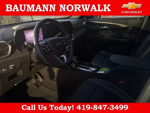 Used 2025 Chevrolet TrailBlazer ACTIV w/ Convenience Package AWD/4WD image 15
