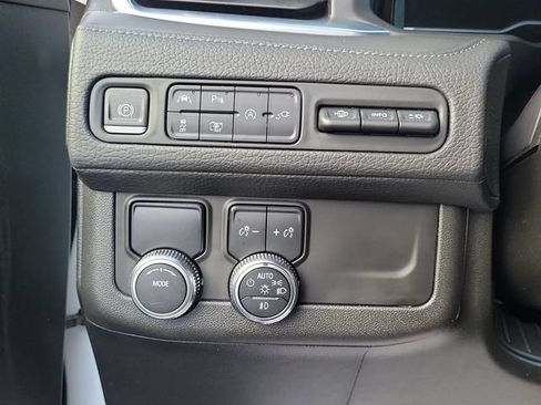 Used 2022 GMC Yukon Denali RWD image 17