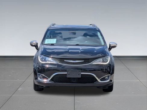Certified 2018 Chrysler Pacifica Touring-L FWD image 9