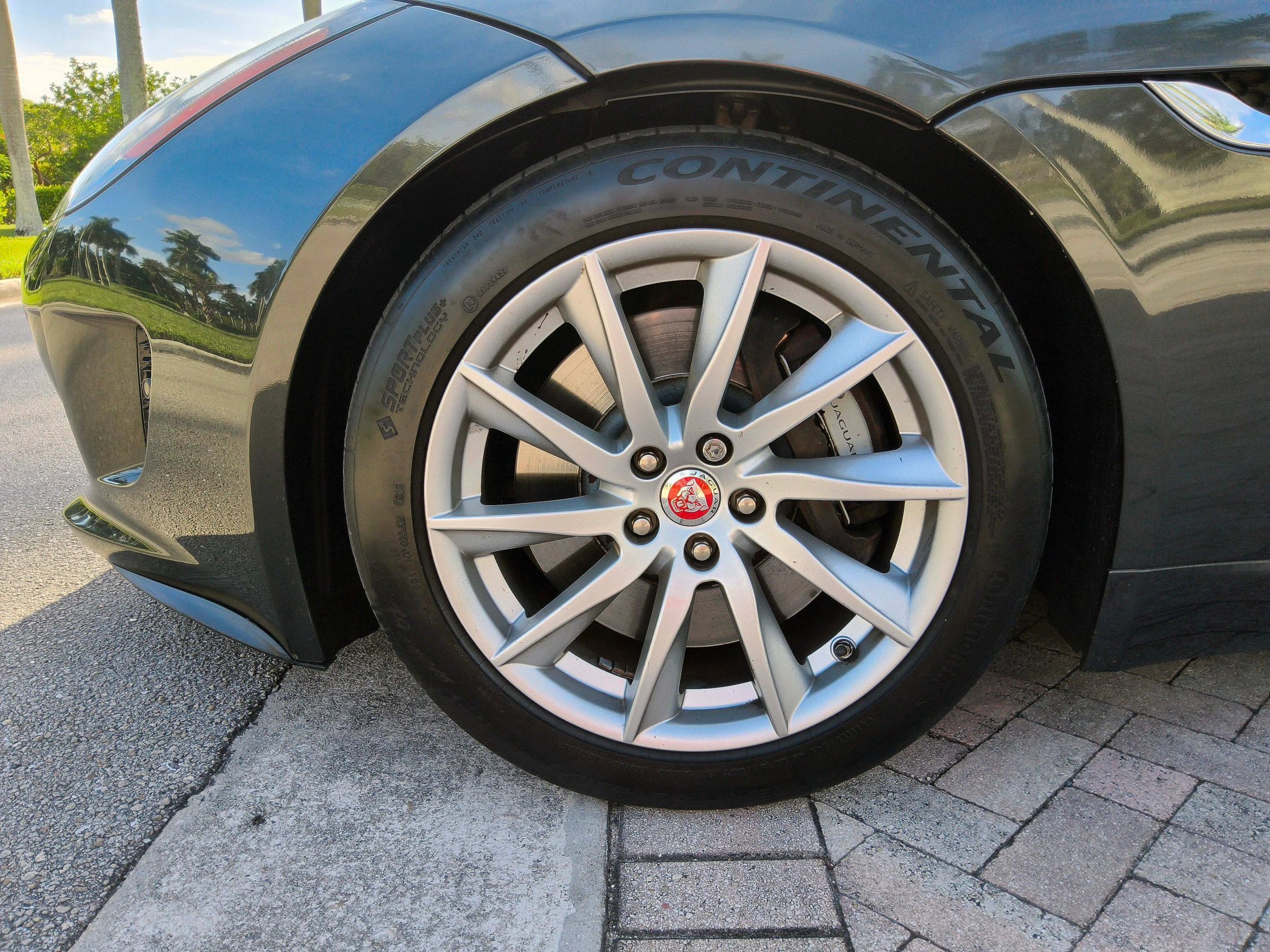Used 2016 Jaguar F-TYPE Coupe RWD image 37