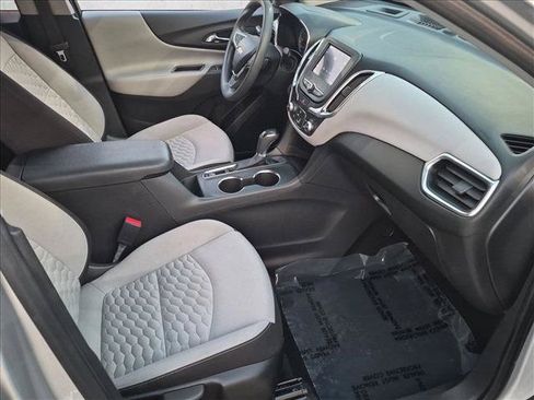 Used 2021 Chevrolet Equinox LS FWD image 20