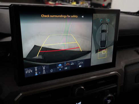 Used 2025 Toyota Tacoma Trailhunter image 23