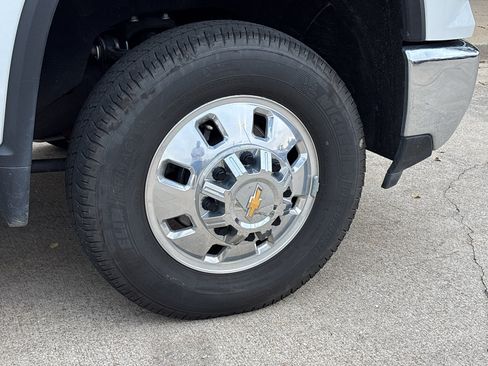 Used 2025 Chevrolet Silverado 3500 LT w/ Safety Package AWD/4WD image 10