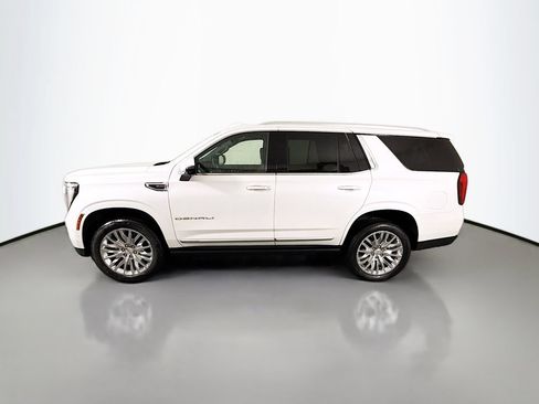 Used 2025 GMC Yukon Denali w/ Sun & Power Step Package AWD/4WD image 4