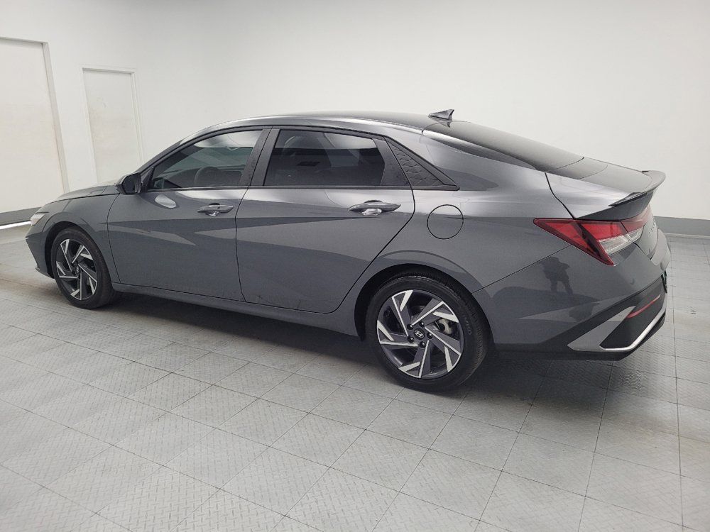 Used 2025 Hyundai Elantra Sport FWD image 3