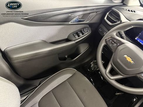 Used 2025 Chevrolet TrailBlazer LT AWD/4WD image 33