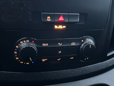 Used 2023 Mercedes-Benz Metris Passenger image 21