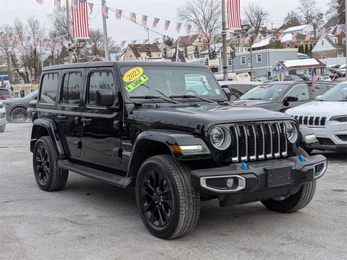Used 2023 Jeep Wrangler Unlimited Sahara w/ Cold Weather Group image 4