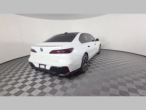 Used 2023 BMW 740i w/ Parking Assistance Package RWD image 40