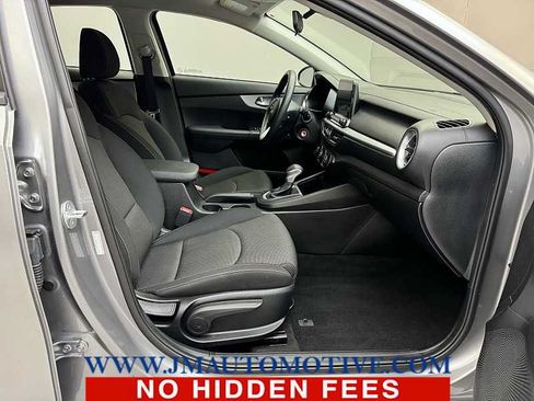 Used 2023 Kia Forte LXS w/ LXS Technology Package FWD image 19
