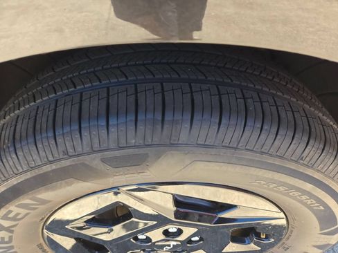 Used 2025 Kia Carnival FWD image 26