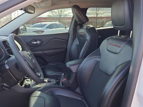 Used 2022 Jeep Cherokee Trailhawk w/ Trailer Tow Group image 11