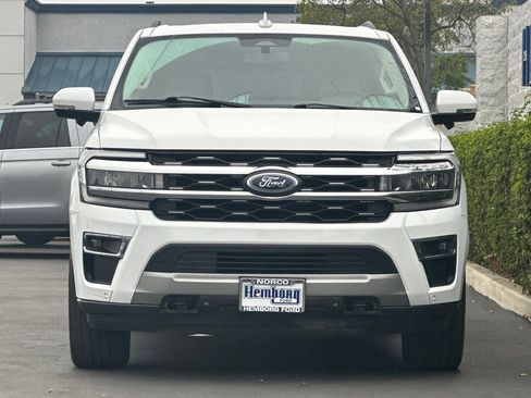 Used 2023 Ford Expedition Limited image 9