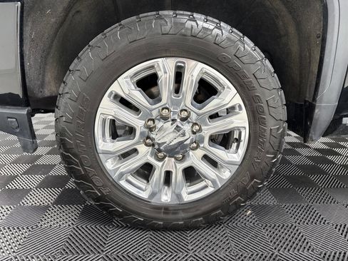 Used 2023 GMC Sierra 2500 Denali w/ Denali Ultimate Package AWD/4WD image 9