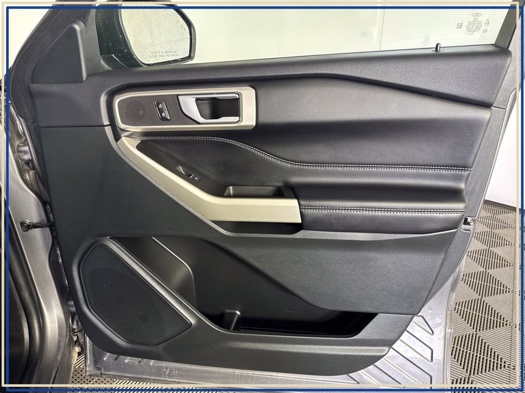 Used 2023 Ford Explorer XLT w/ Equipment Group 202A AWD/4WD image 44