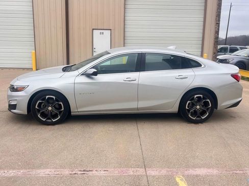 Used 2022 Chevrolet Malibu LT image 3