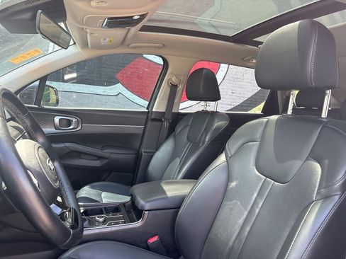 Used 2021 Kia Sorento S w/ Panoramic Sunroof Package AWD/4WD image 11