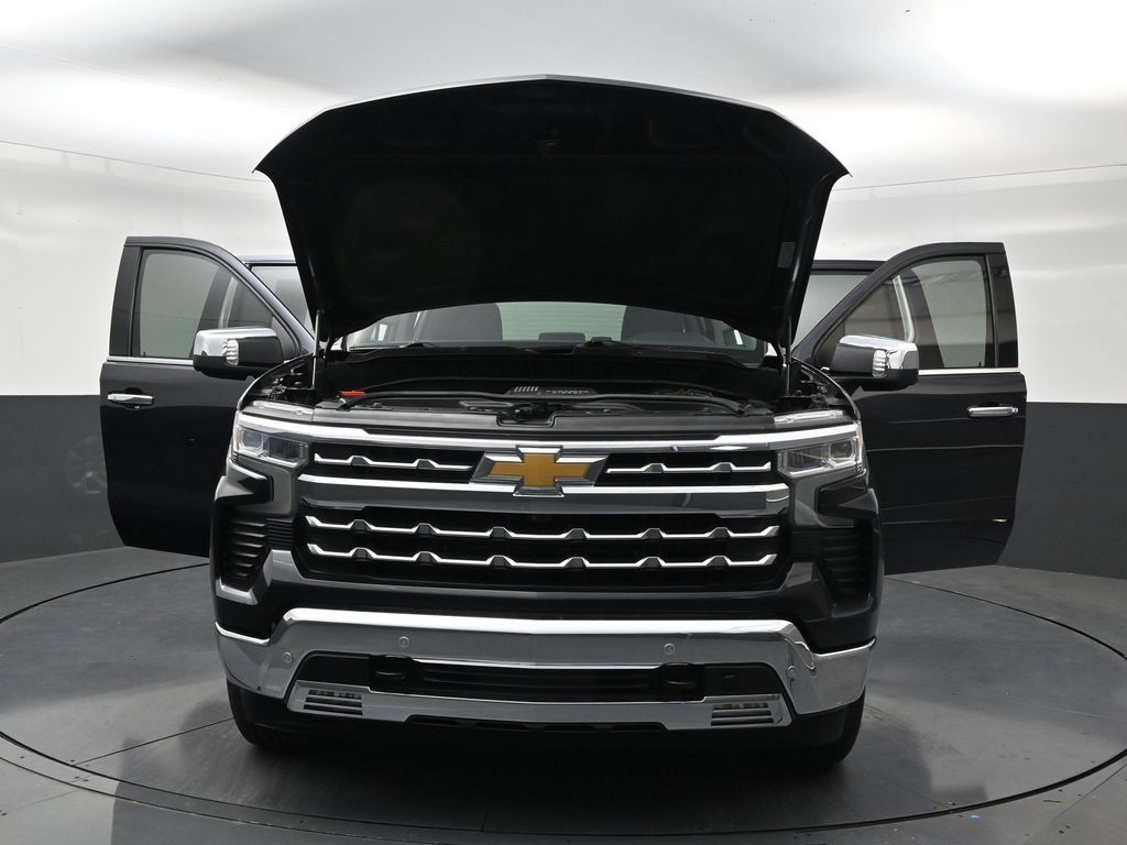 Used 2023 Chevrolet Silverado 1500 LTZ RWD image 32