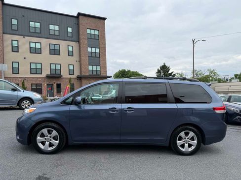 Used 2014 Toyota Sienna LE FWD image 4