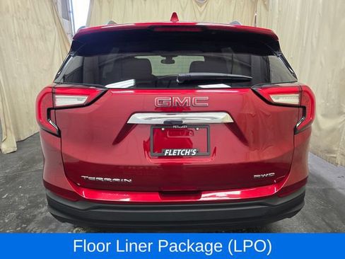 Used 2023 GMC Terrain SLE w/ Driver Convenience Package AWD/4WD image 8