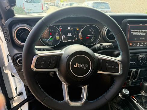 Used 2023 Jeep Wrangler Unlimited Rubicon 4xe AWD/4WD image 22