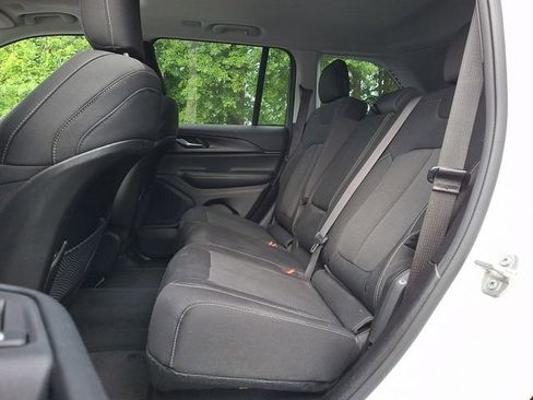 Used 2023 Jeep Grand Cherokee Laredo AWD/4WD image 10