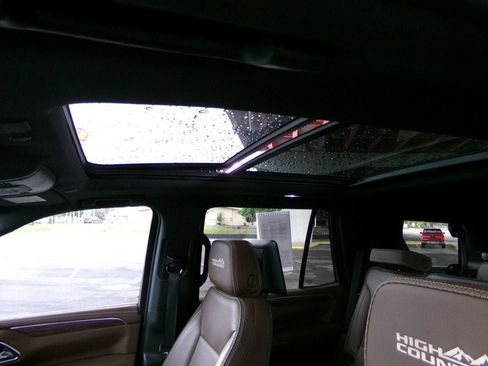 Used 2021 Chevrolet Tahoe High Country AWD/4WD image 21