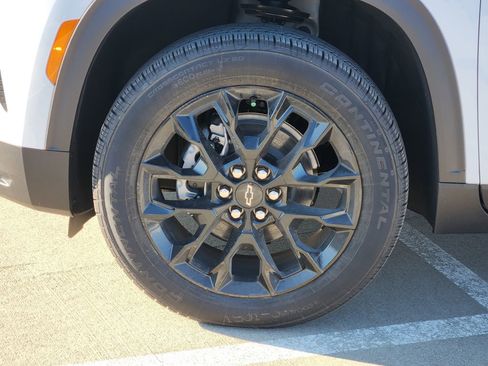 New 2026 Chevrolet Traverse LT image 8