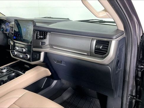 Used 2024 Ford Expedition Max XLT RWD image 21