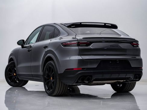 Certified 2023 Porsche Cayenne Coupe image 3