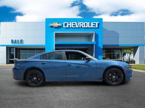 Used 2023 Dodge Charger SXT RWD image 2