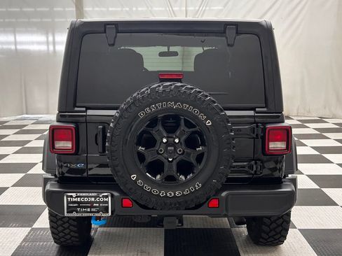 Used 2023 Jeep Wrangler Unlimited w/ Cold Weather Group AWD/4WD image 6