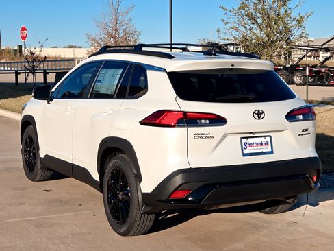 New 2026 Toyota Corolla Cross XSE image 4