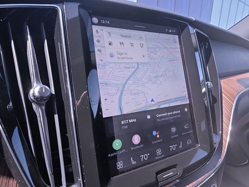 Used 2023 Volvo XC60 B5 Plus w/ Protection Package Premier image 26