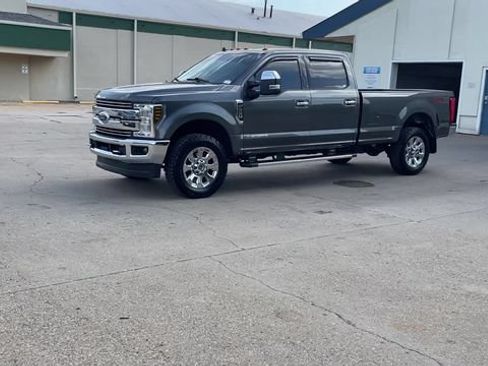 Used 2019 Ford F350 Lariat w/ Chrome Package AWD/4WD image 4