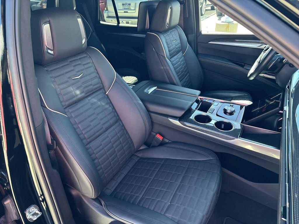 Certified 2025 Cadillac Escalade V AWD/4WD image 34