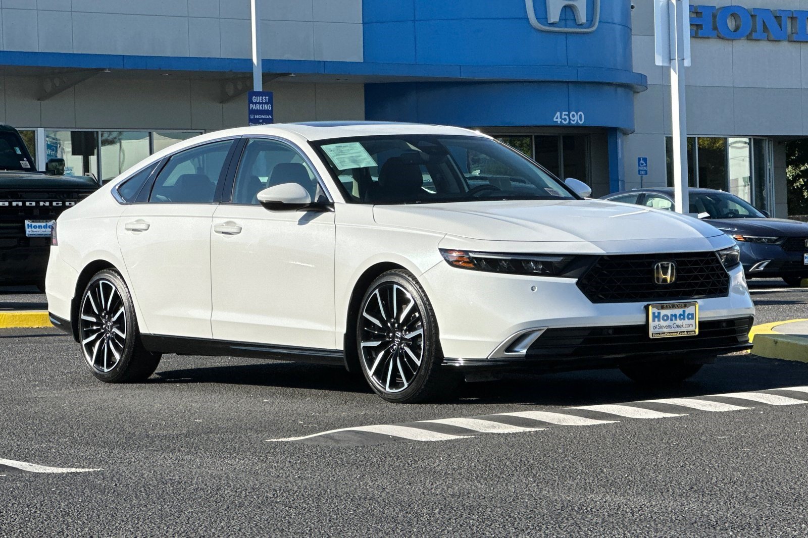 Used 2025 Honda Accord Touring image 7