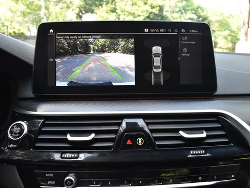 Used 2022 BMW 530i xDrive w/ M Sport Package image 35