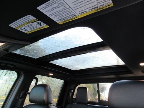 Used 2021 Nissan Titan PRO-4X w/ Pro-4x Convenience Package image 26