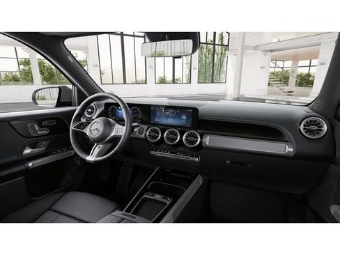 New 2026 Mercedes-Benz GLB 250 4MATIC image 6
