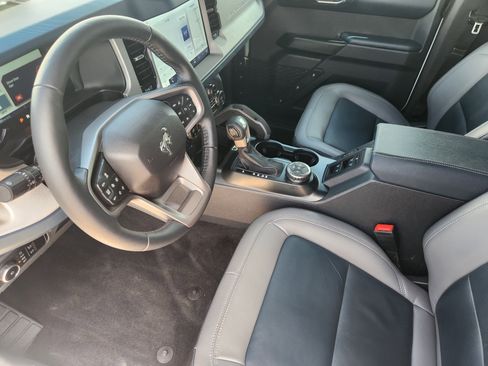 Used 2024 Ford Bronco Outer Banks AWD/4WD image 13