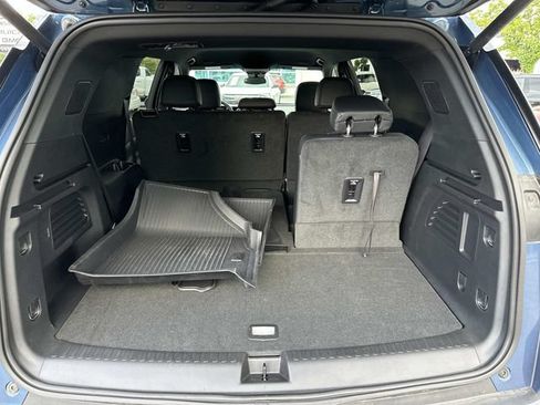 Used 2025 Chevrolet Traverse LT w/ Driver Confidence Package FWD image 14