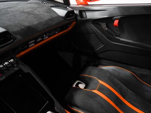 Used 2024 Lamborghini Huracan Tecnica image 13