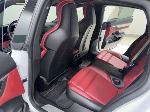 Used 2022 Porsche Taycan 4S image 27