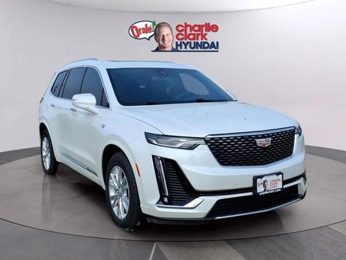 Used 2023 Cadillac XT6 Luxury w/ LPO, Floor Liner Package FWD image 7