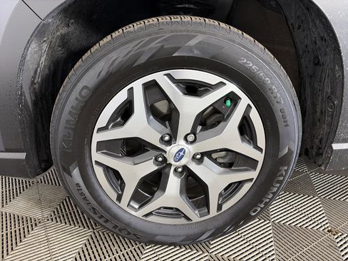 Used 2023 Subaru Forester Premium image 13