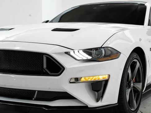 Used 2021 Ford Mustang GT Premium w/ Black Accent Package RWD image 15
