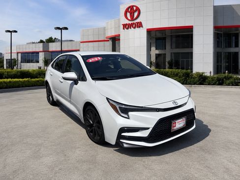 Used 2023 Toyota Corolla SE FWD image 1