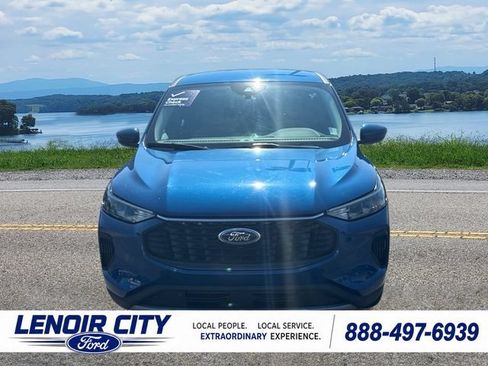 Used 2023 Ford Escape Active w/ Tech Pack #2 FWD image 8