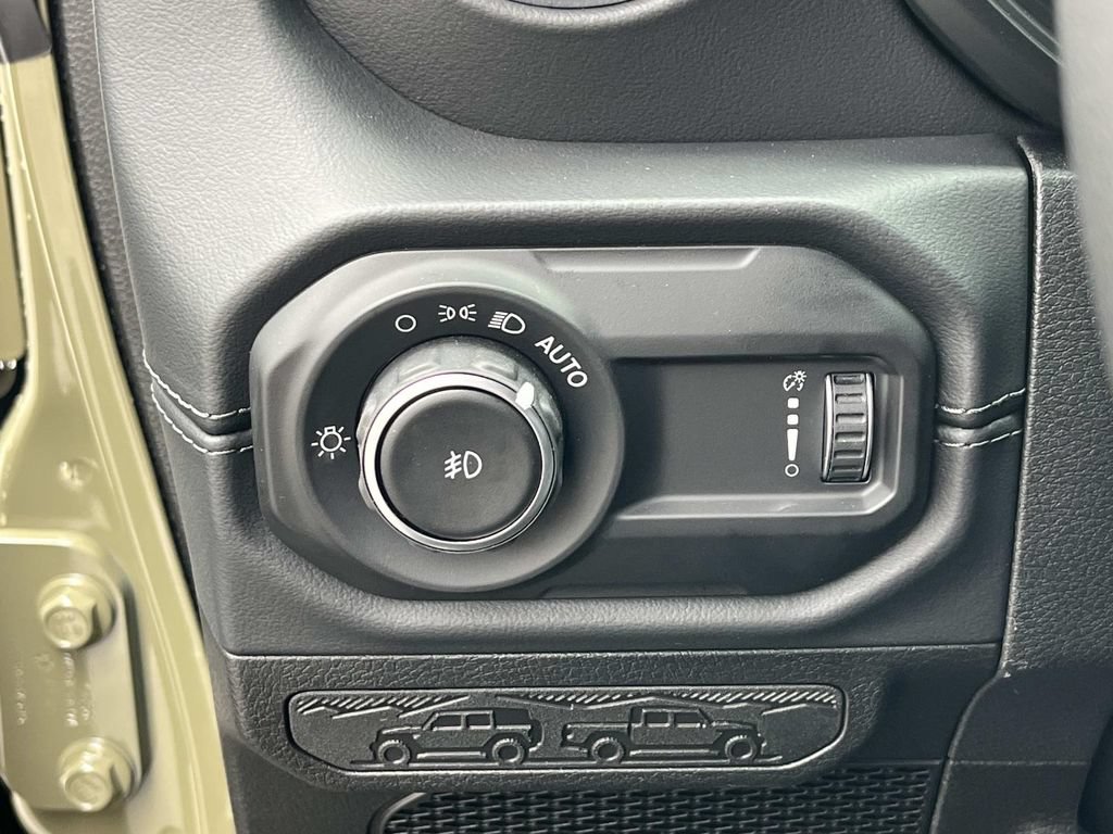 New 2026 Jeep Wrangler Unlimited Sahara AWD/4WD image 20